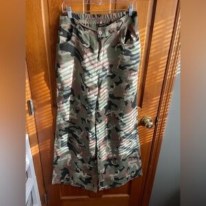 Camouflage wide leg pants